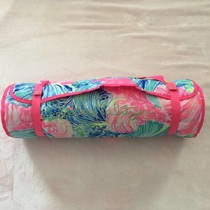 Lilly Pulitzer Beach Mat in Beach Please